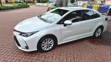 TOYOTA COROLLA SEDAN